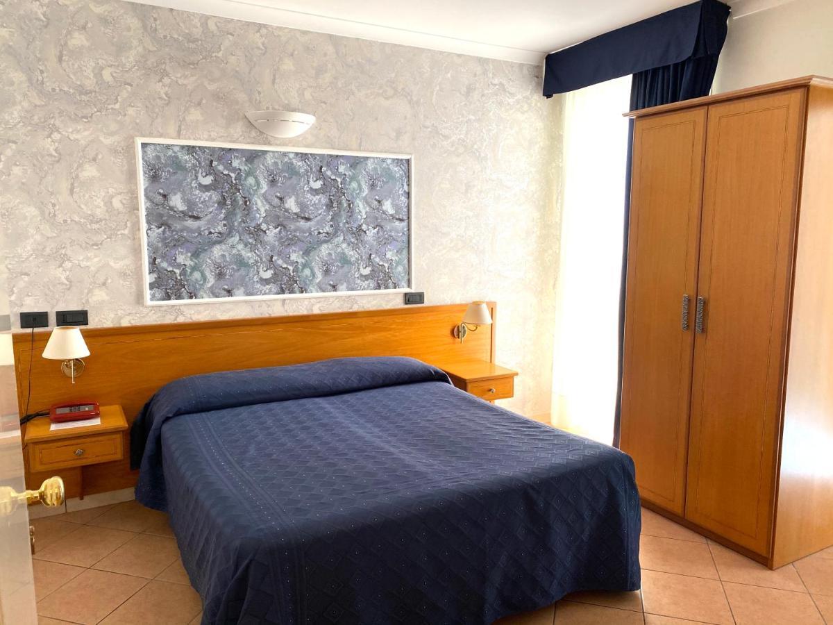 Lion'S Hotel Falerna Exterior photo