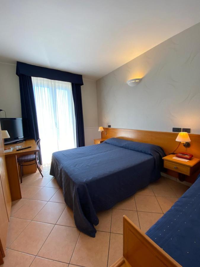 Lion'S Hotel Falerna Exterior photo