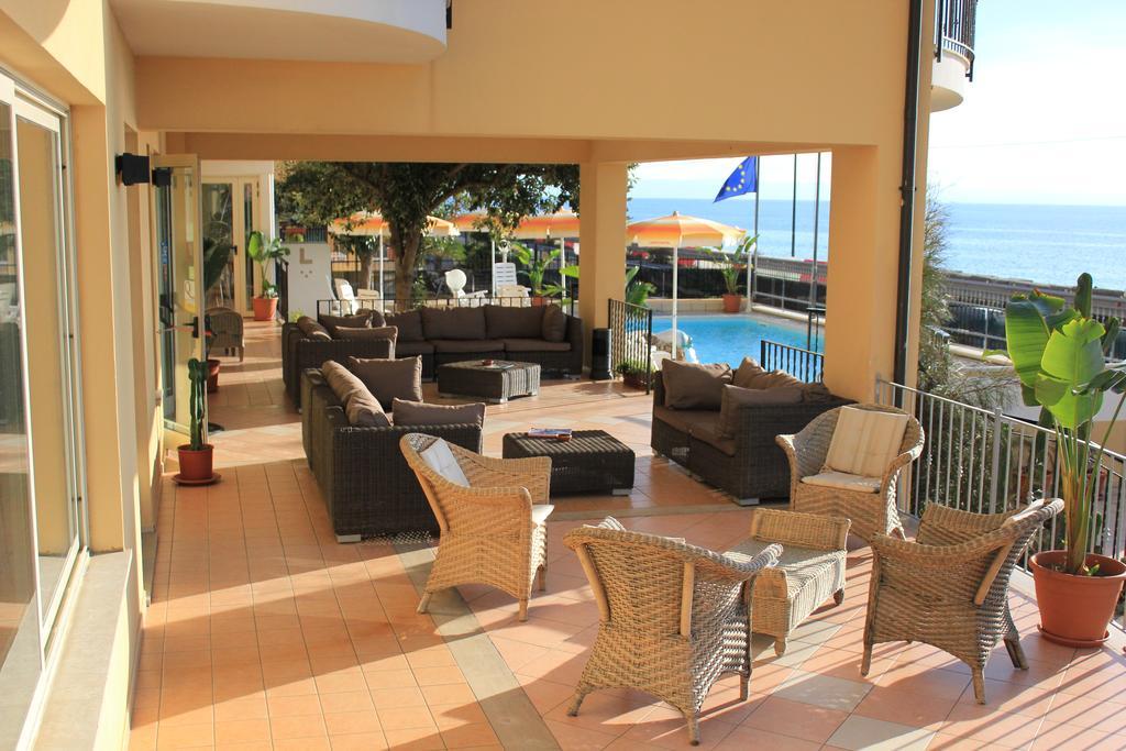 Lion'S Hotel Falerna Exterior photo