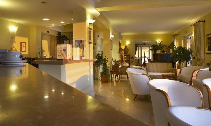 Lion'S Hotel Falerna Exterior photo