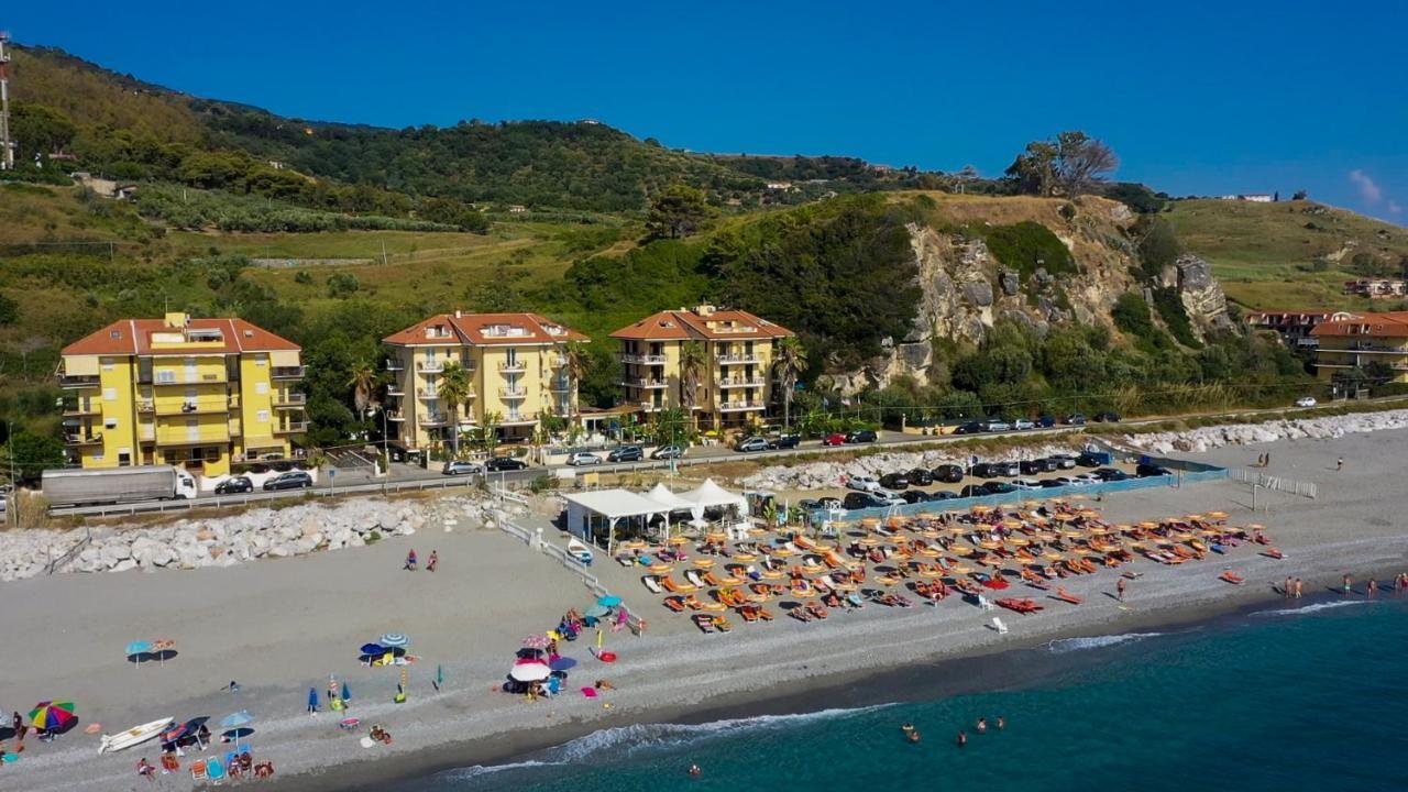 Lion'S Hotel Falerna Exterior photo